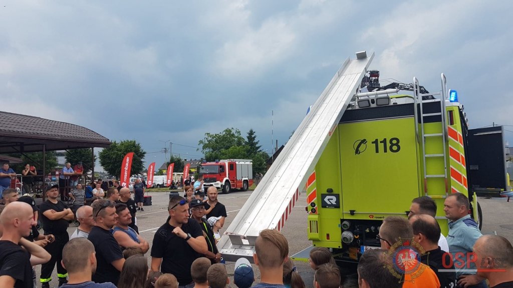 Prezentacja najnowocześniejszego sprzętu strażackiego w Łysych [21.06.2018] - zdjęcie #24 - eOstroleka.pl