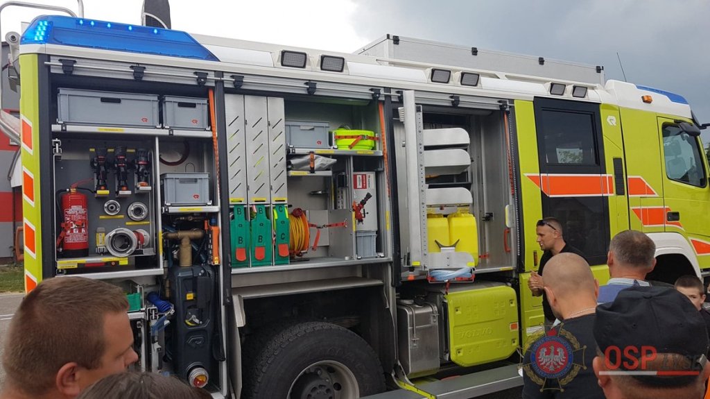 Prezentacja najnowocześniejszego sprzętu strażackiego w Łysych [21.06.2018] - zdjęcie #28 - eOstroleka.pl