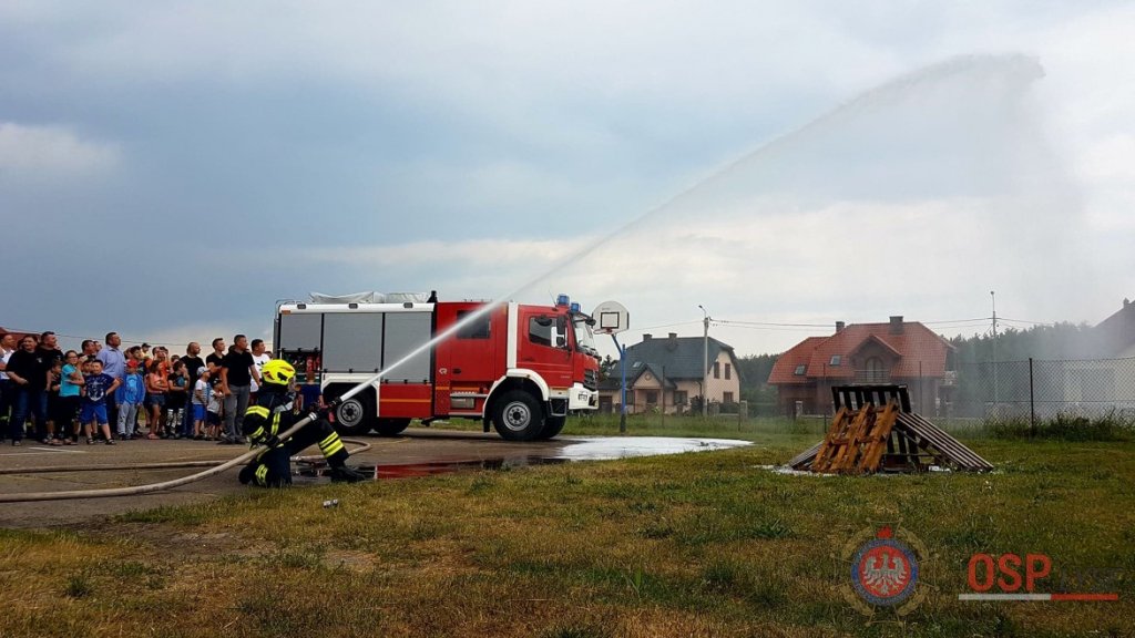 Prezentacja najnowocześniejszego sprzętu strażackiego w Łysych [21.06.2018] - zdjęcie #39 - eOstroleka.pl