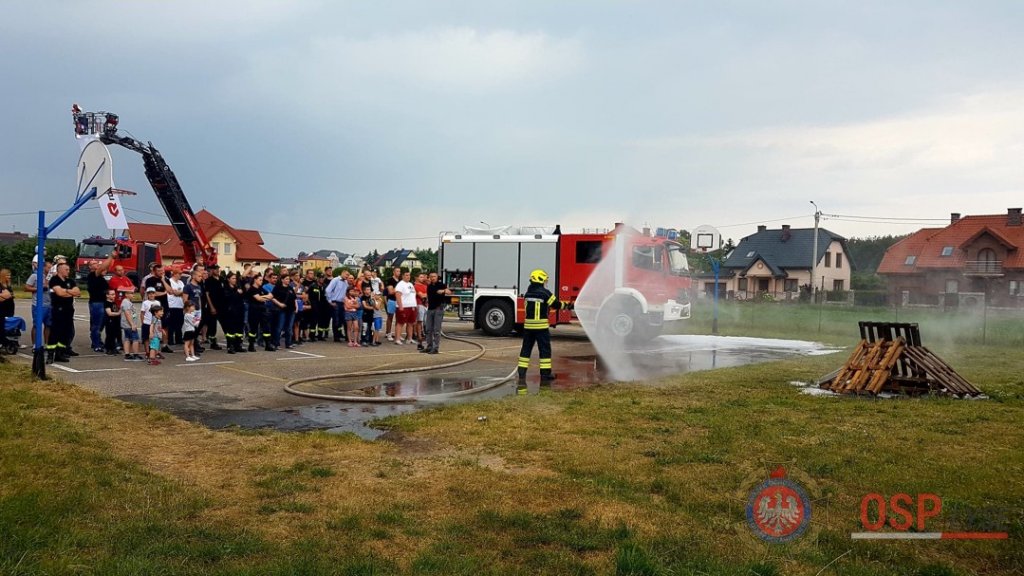 Prezentacja najnowocześniejszego sprzętu strażackiego w Łysych [21.06.2018] - zdjęcie #45 - eOstroleka.pl