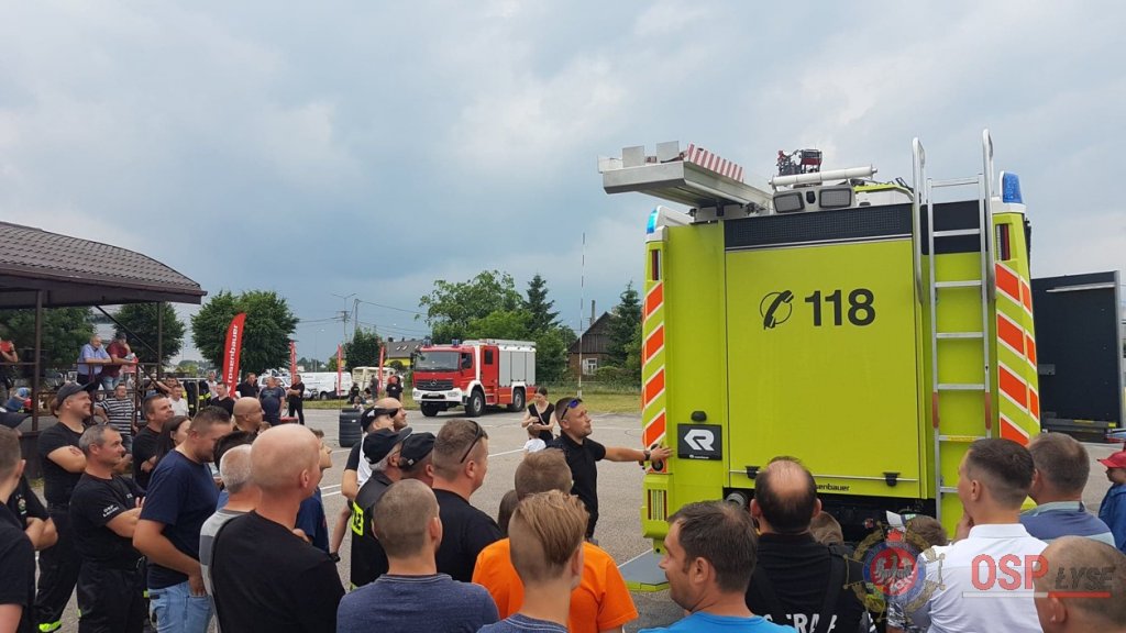 Prezentacja najnowocześniejszego sprzętu strażackiego w Łysych [21.06.2018] - zdjęcie #6 - eOstroleka.pl