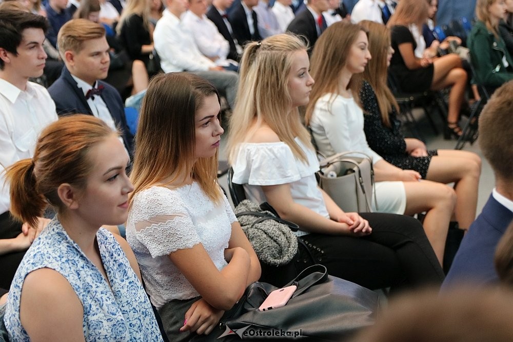 Zakończenie roku szkolnego w II Liceum Ogólnokształcącym w Ostrołęce [22.06.2018] - zdjęcie #20 - eOstroleka.pl