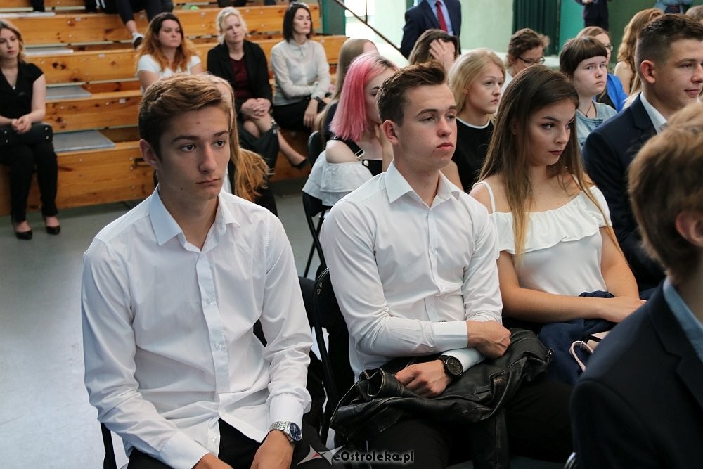 Zakończenie roku szkolnego w II Liceum Ogólnokształcącym w Ostrołęce [22.06.2018] - zdjęcie #27 - eOstroleka.pl