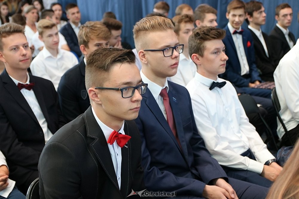 Zakończenie roku szkolnego w II Liceum Ogólnokształcącym w Ostrołęce [22.06.2018] - zdjęcie #40 - eOstroleka.pl