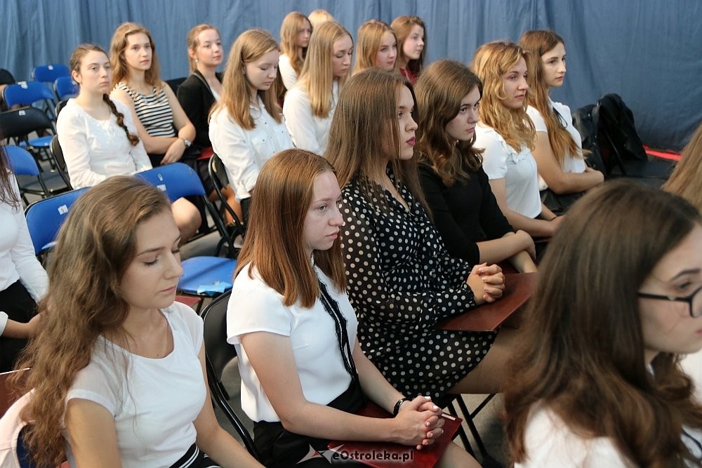 Zakończenie roku szkolnego w II Liceum Ogólnokształcącym w Ostrołęce [22.06.2018] - zdjęcie #46 - eOstroleka.pl