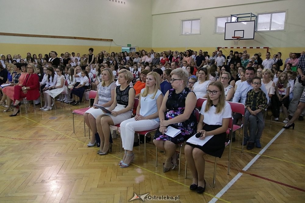 Zakończenie roku szkolnego w Szkole Podstawowej nr 6 w Ostrołęce [22.06.2018] - zdjęcie #12 - eOstroleka.pl