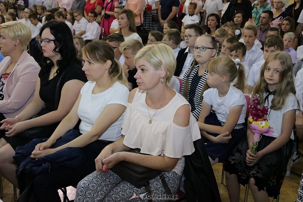 Zakończenie roku szkolnego w Szkole Podstawowej nr 6 w Ostrołęce [22.06.2018] - zdjęcie #21 - eOstroleka.pl