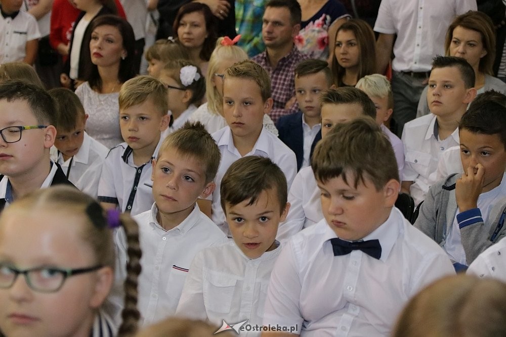 Zakończenie roku szkolnego w Szkole Podstawowej nr 6 w Ostrołęce [22.06.2018] - zdjęcie #24 - eOstroleka.pl