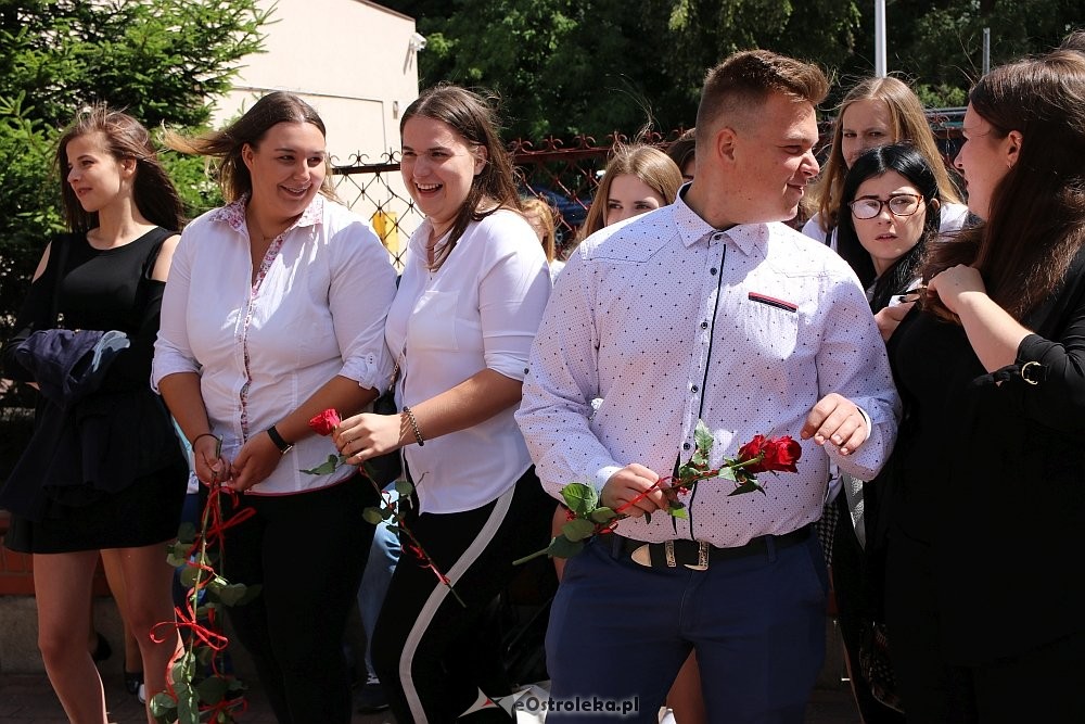 Zakończenie roku szkolnego w Zespole Szkół Zawodowych nr 4 [22.06.2018] - zdjęcie #51 - eOstroleka.pl