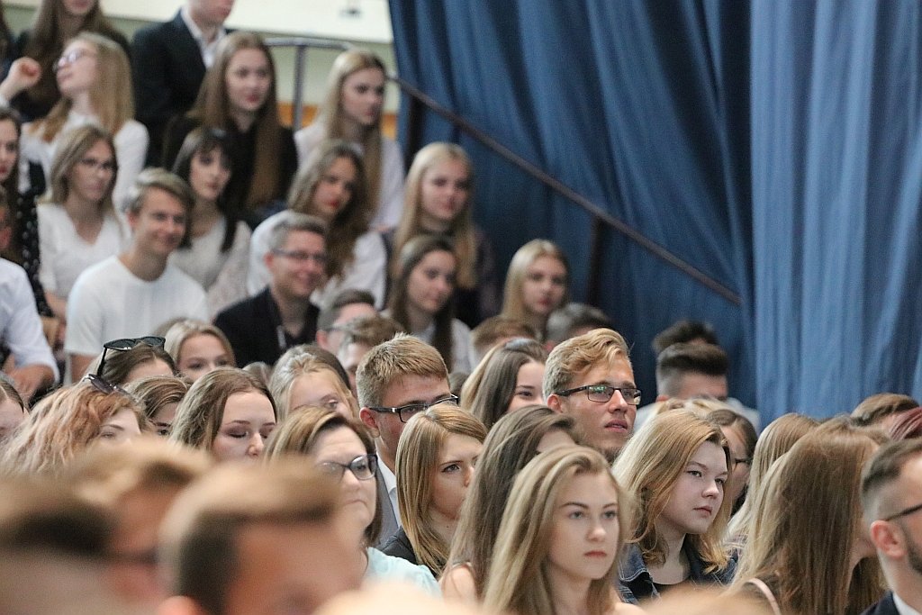 Zakończenie roku szkolnego w I Liceum Ogólnokształcącym [22.06.2018] - zdjęcie #52 - eOstroleka.pl