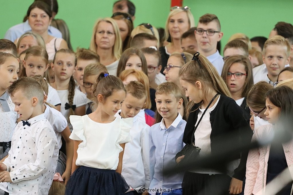 Zakończenie roku szkolnego w Szkole Podstawowej nr 2 [22.06.2018] - zdjęcie #3 - eOstroleka.pl