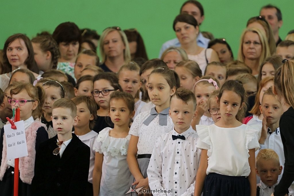 Zakończenie roku szkolnego w Szkole Podstawowej nr 2 [22.06.2018] - zdjęcie #6 - eOstroleka.pl
