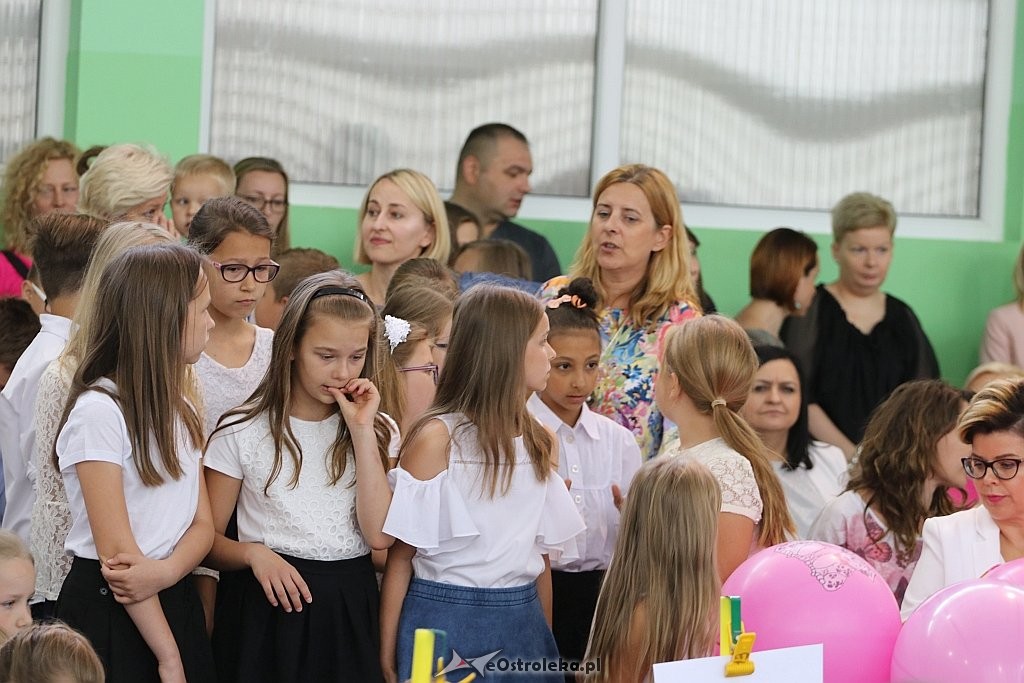 Zakończenie roku szkolnego w Szkole Podstawowej nr 2 [22.06.2018] - zdjęcie #9 - eOstroleka.pl