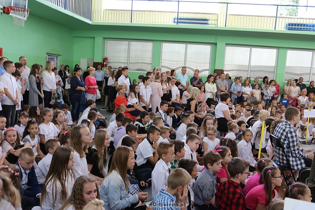 Zakończenie roku szkolnego w Szkole Podstawowej nr 2 [22.06.2018] - zdjęcie #11 - eOstroleka.pl