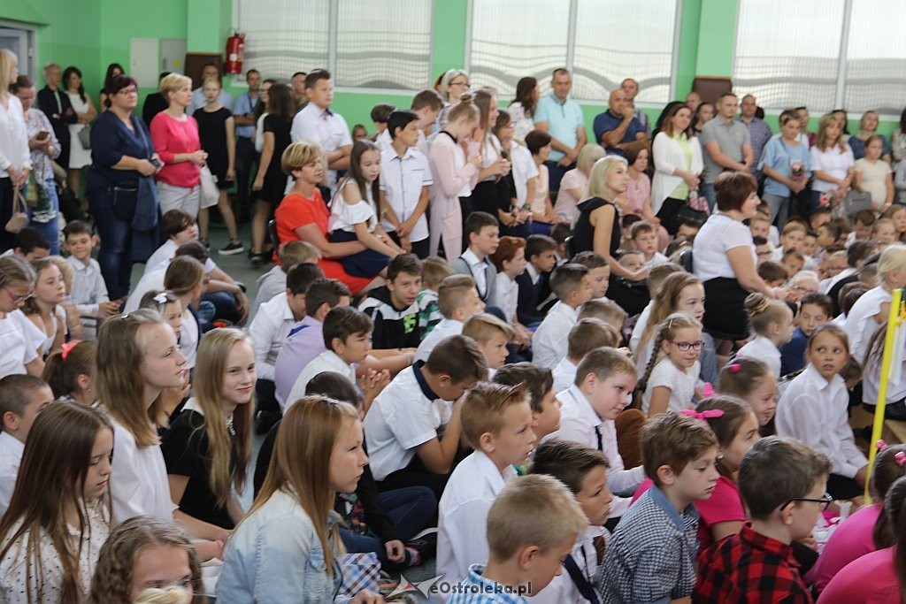 Zakończenie roku szkolnego w Szkole Podstawowej nr 2 [22.06.2018] - zdjęcie #12 - eOstroleka.pl