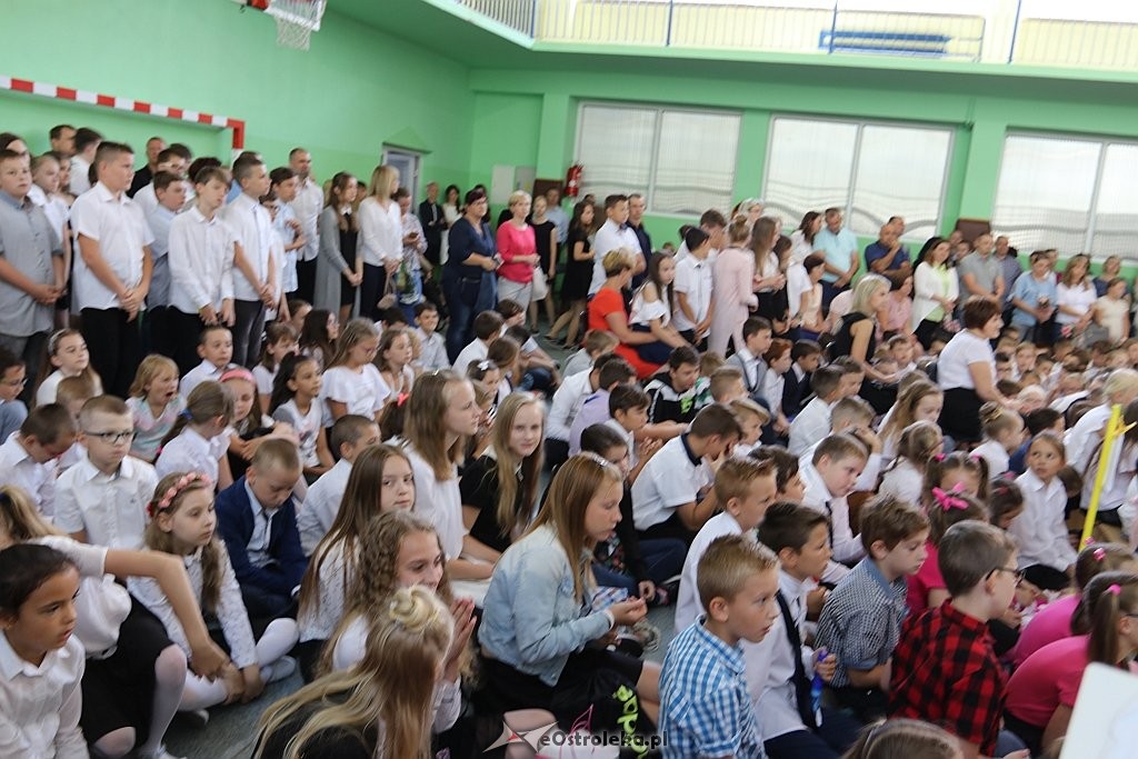 Zakończenie roku szkolnego w Szkole Podstawowej nr 2 [22.06.2018] - zdjęcie #13 - eOstroleka.pl