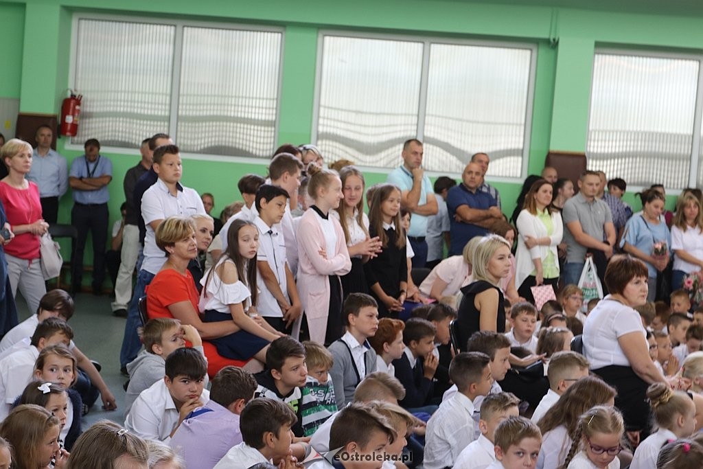 Zakończenie roku szkolnego w Szkole Podstawowej nr 2 [22.06.2018] - zdjęcie #14 - eOstroleka.pl