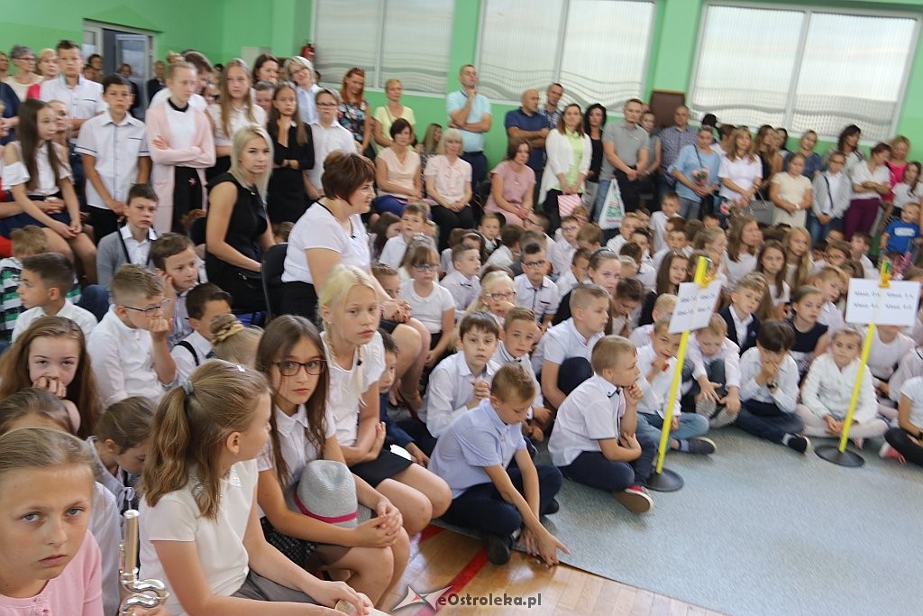 Zakończenie roku szkolnego w Szkole Podstawowej nr 2 [22.06.2018] - zdjęcie #19 - eOstroleka.pl