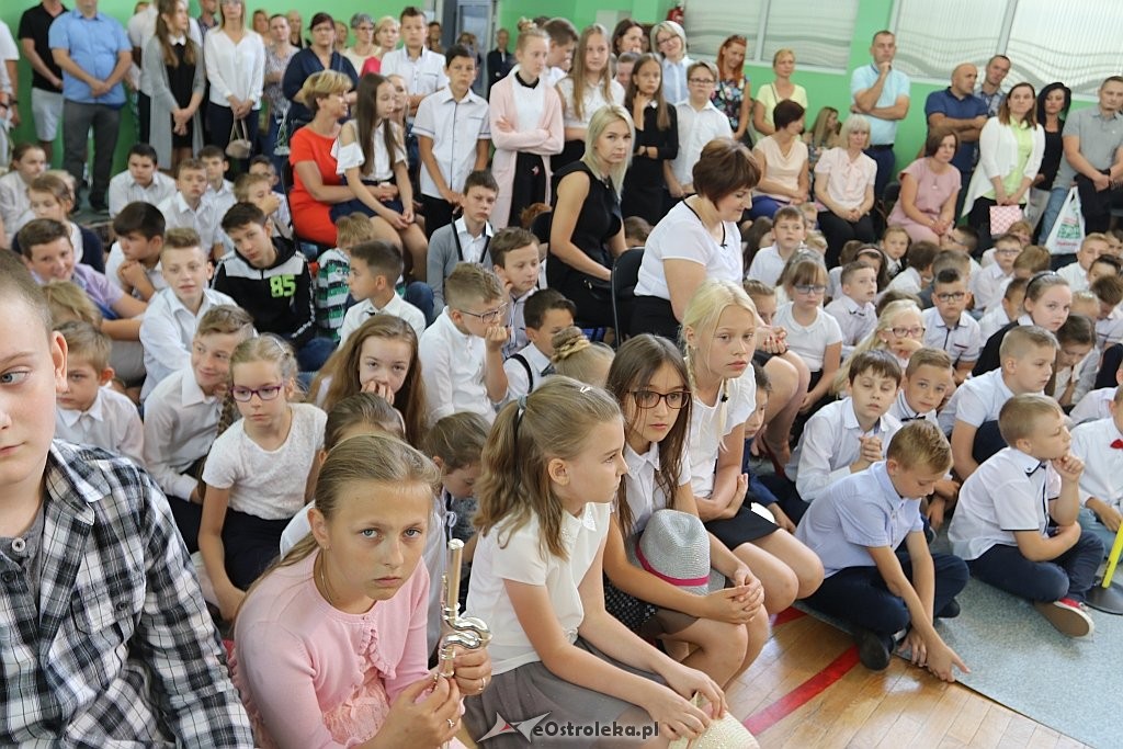 Zakończenie roku szkolnego w Szkole Podstawowej nr 2 [22.06.2018] - zdjęcie #20 - eOstroleka.pl