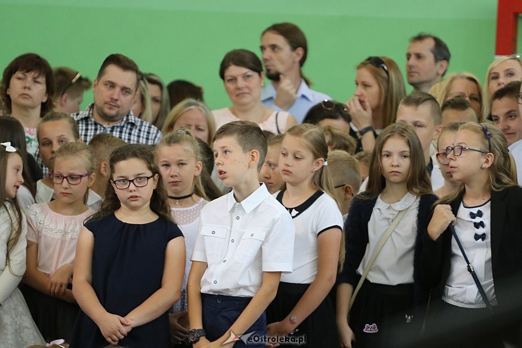 Zakończenie roku szkolnego w Szkole Podstawowej nr 2 [22.06.2018] - zdjęcie #24 - eOstroleka.pl