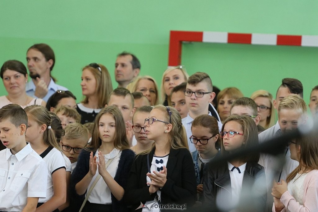 Zakończenie roku szkolnego w Szkole Podstawowej nr 2 [22.06.2018] - zdjęcie #25 - eOstroleka.pl