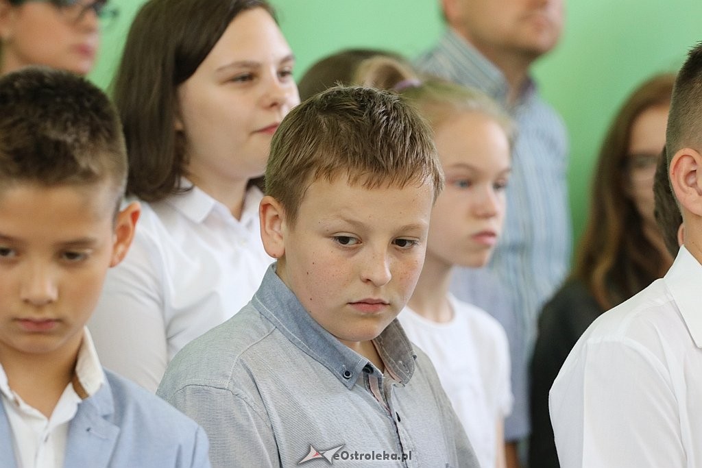 Zakończenie roku szkolnego w Szkole Podstawowej nr 2 [22.06.2018] - zdjęcie #36 - eOstroleka.pl