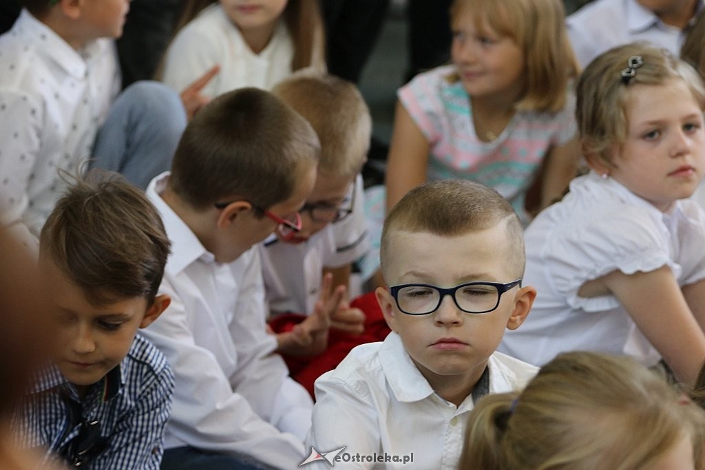 Zakończenie roku szkolnego w Szkole Podstawowej nr 2 [22.06.2018] - zdjęcie #60 - eOstroleka.pl