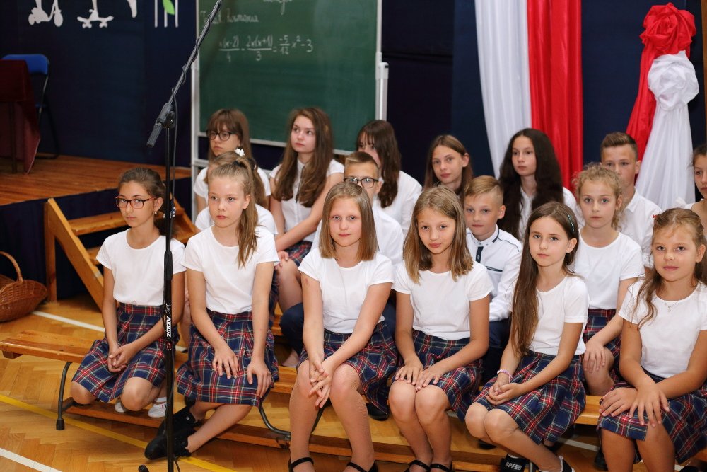 Zakończenie roku szkolnego w Szkole Podstawowej nr 10 [22.06.2018] - zdjęcie #1 - eOstroleka.pl