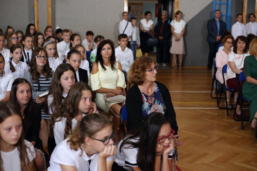 Zakończenie roku szkolnego w Szkole Podstawowej nr 10 [22.06.2018] - zdjęcie #6 - eOstroleka.pl