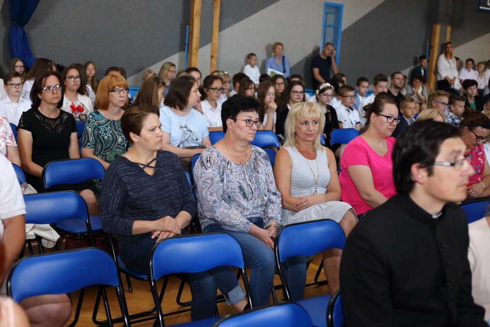 Zakończenie roku szkolnego w Szkole Podstawowej nr 10 [22.06.2018] - zdjęcie #7 - eOstroleka.pl