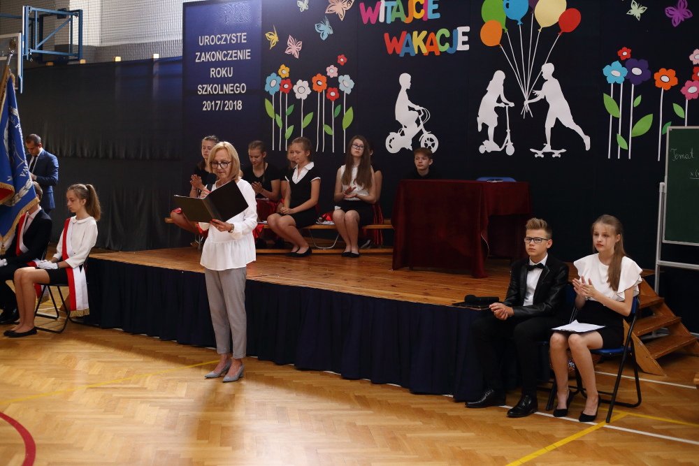 Zakończenie roku szkolnego w Szkole Podstawowej nr 10 [22.06.2018] - zdjęcie #32 - eOstroleka.pl