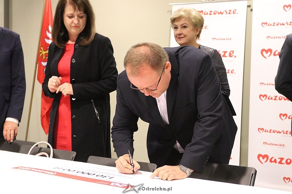 Podpisanie umowy na dofinansowanie remontu zabytków z subregionu ostrołęckiego [02.07.2018] - zdjęcie #32 - eOstroleka.pl