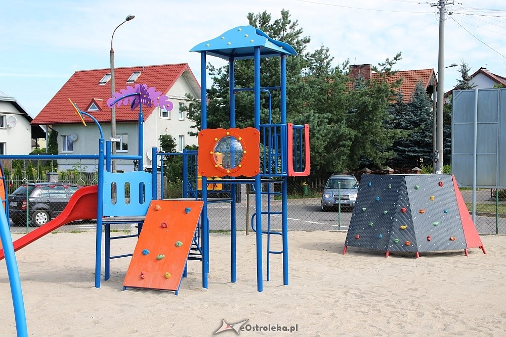 Na osiedlu Łęczysk powstał nowy plac zabaw [09.07.2018] - zdjęcie #27 - eOstroleka.pl