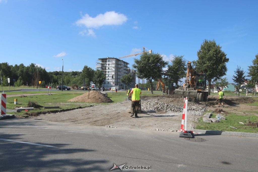 Budowa ronda na alei Jana Pawła II [27.07.2018] - zdjęcie #5 - eOstroleka.pl