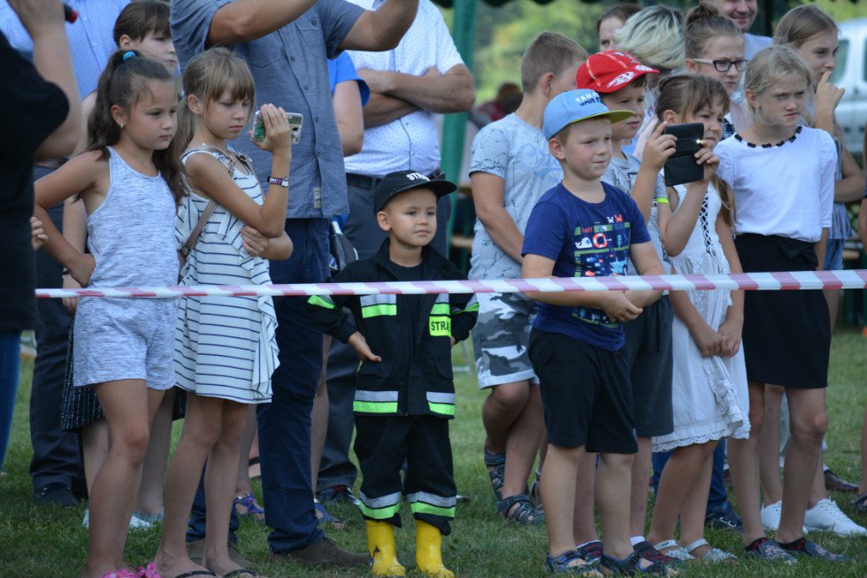 Rodzinna zabawa przy ognisku we wsi Zalas [15.08.2018] - zdjęcie #10 - eOstroleka.pl