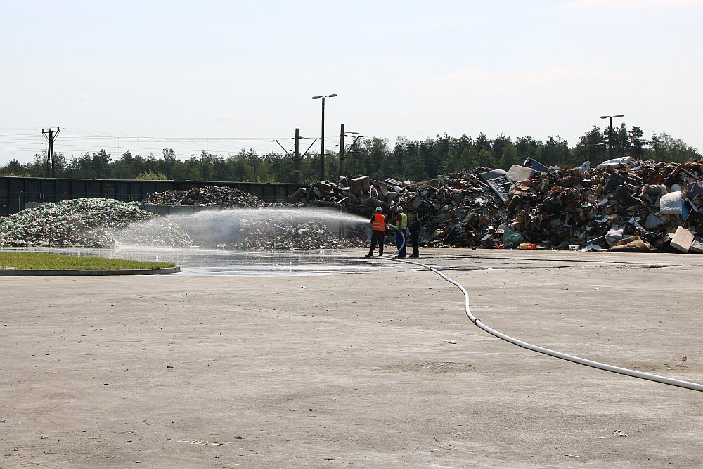 Ostrołęka: Pożar na sortowni śmieci? Spokojnie, to tylko ćwiczenia [17.08.2018] - zdjęcie #48 - eOstroleka.pl