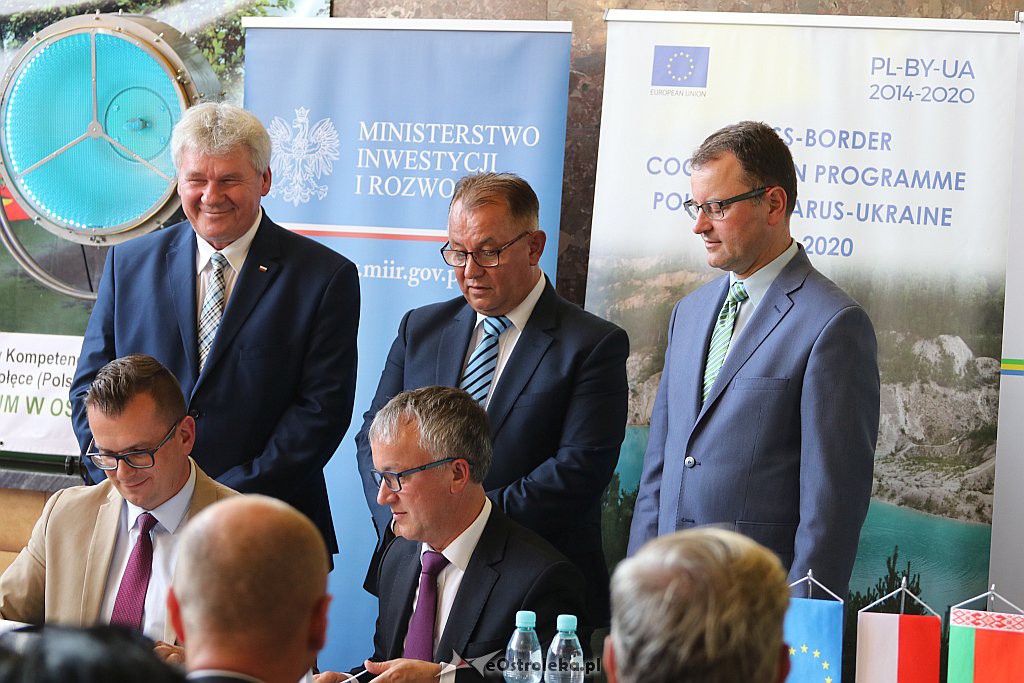 Podpisanie umowy na multicentrum przy Dworcu PKP [23.08.2018] - zdjęcie #30 - eOstroleka.pl