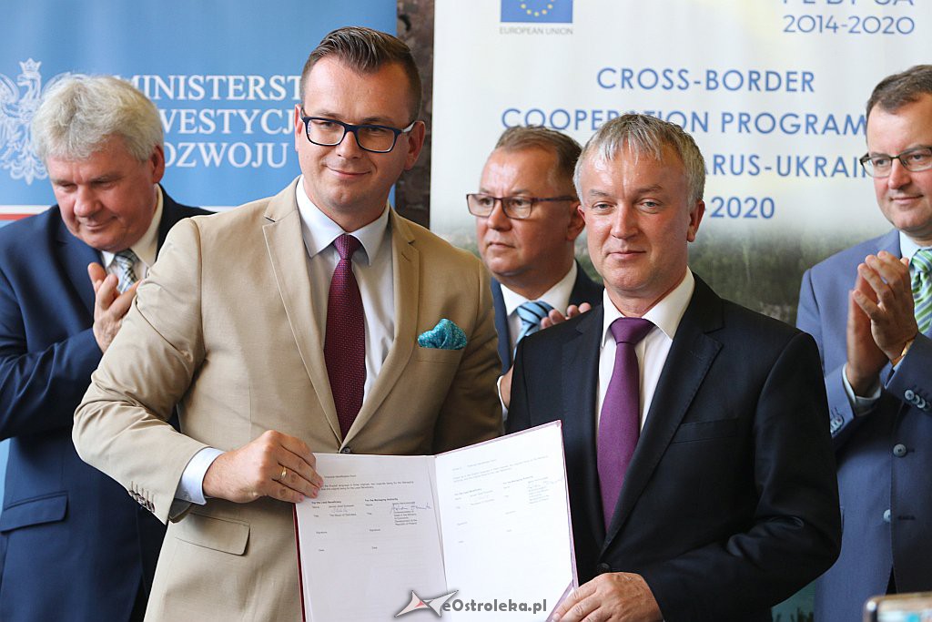 Podpisanie umowy na multicentrum przy Dworcu PKP [23.08.2018] - zdjęcie #33 - eOstroleka.pl