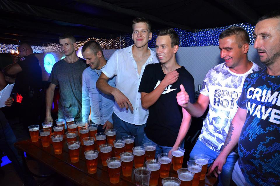 Zawody w piciu piwa w Clubie Ibiza Zalesie [19.08.2018] - zdjęcie #18 - eOstroleka.pl