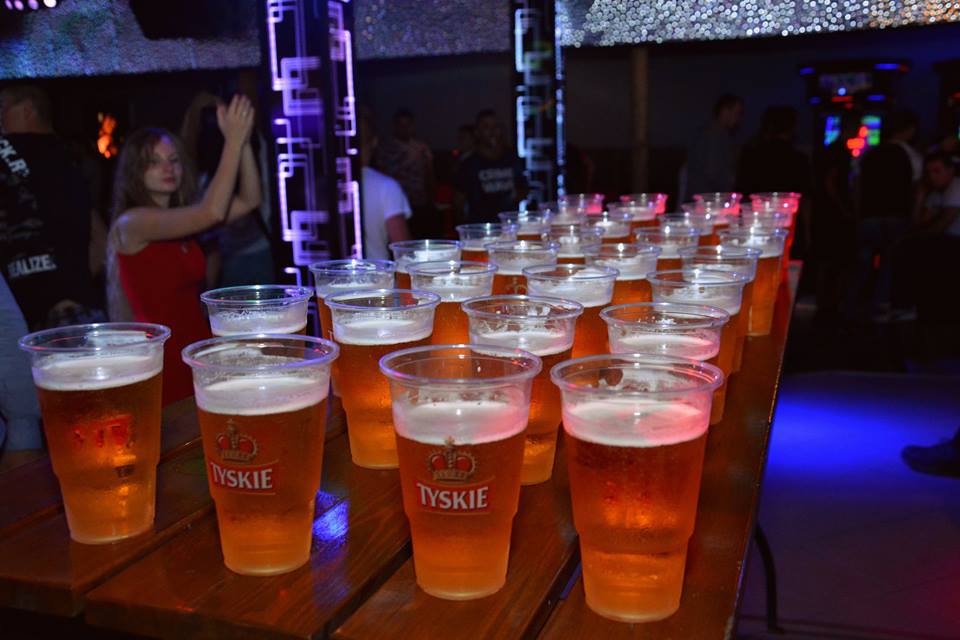Zawody w piciu piwa w Clubie Ibiza Zalesie [19.08.2018] - zdjęcie #29 - eOstroleka.pl