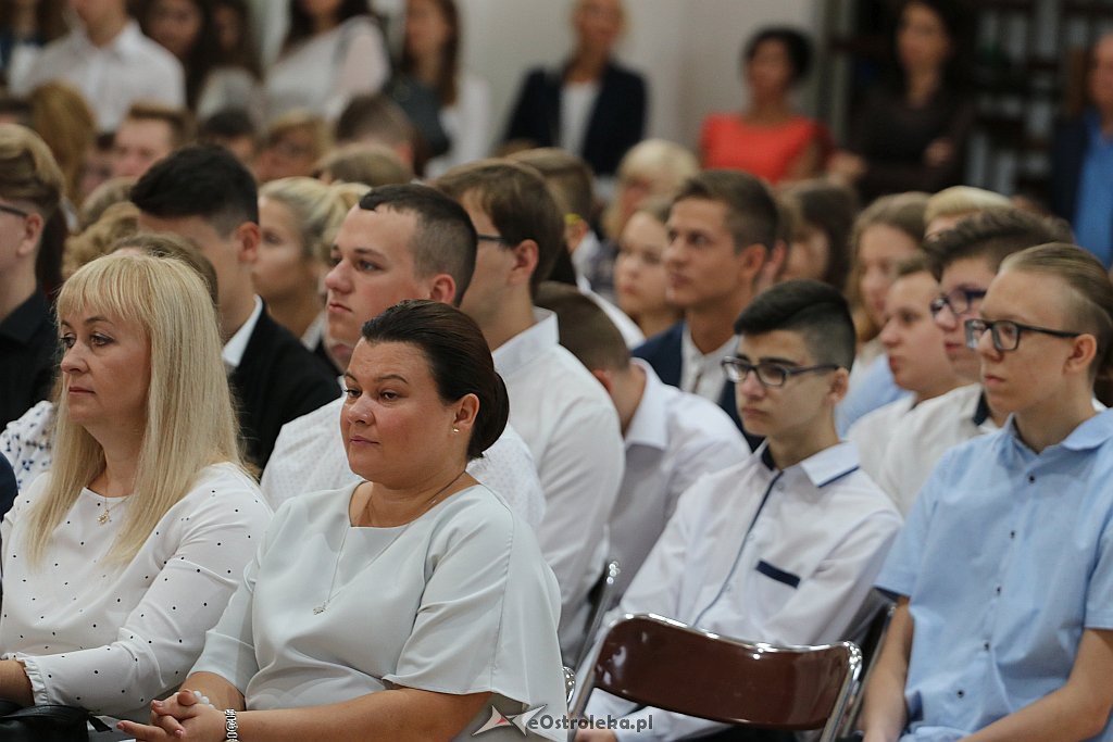Rozpoczęcie roku szkolnego w ZSZ 3 w Ostrołęce [03.09.2018] - zdjęcie #2 - eOstroleka.pl