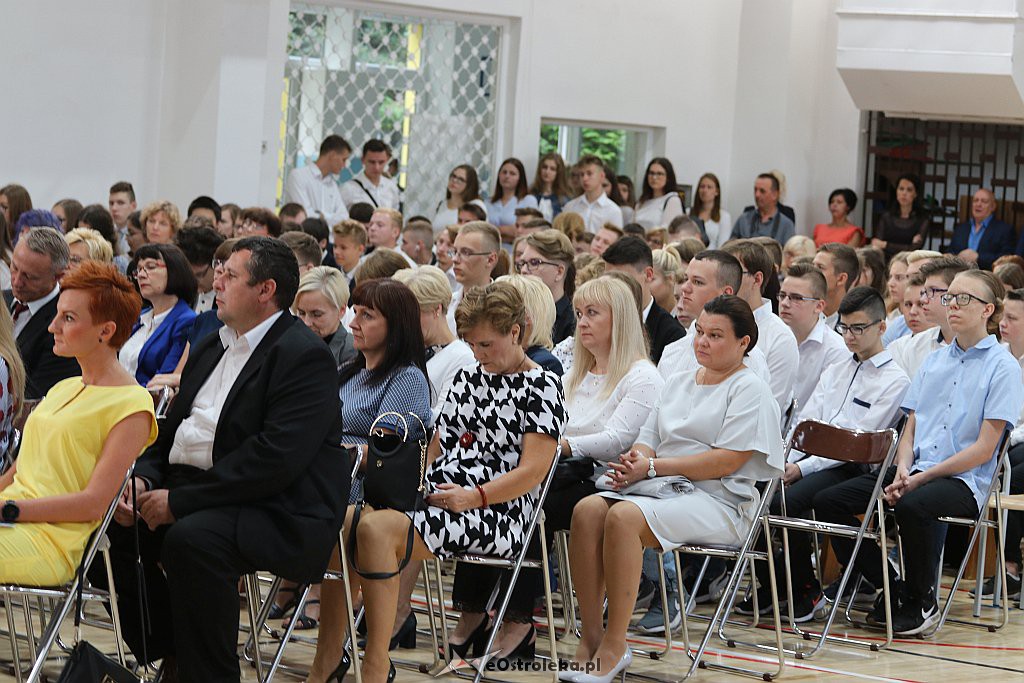 Rozpoczęcie roku szkolnego w ZSZ 3 w Ostrołęce [03.09.2018] - zdjęcie #13 - eOstroleka.pl