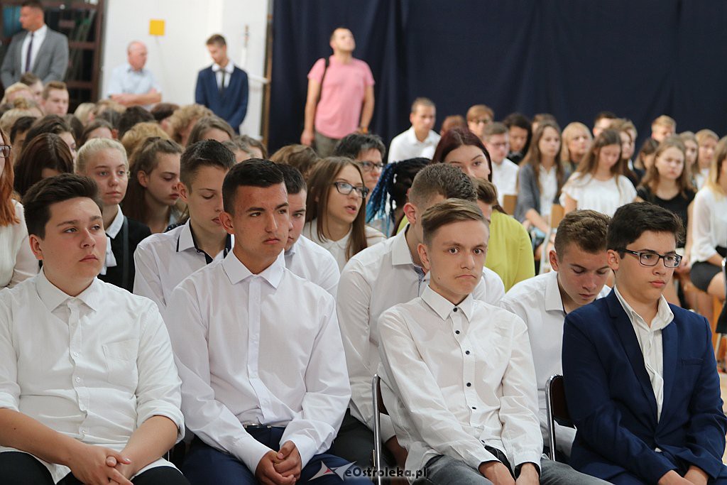 Rozpoczęcie roku szkolnego w ZSZ 3 w Ostrołęce [03.09.2018] - zdjęcie #21 - eOstroleka.pl