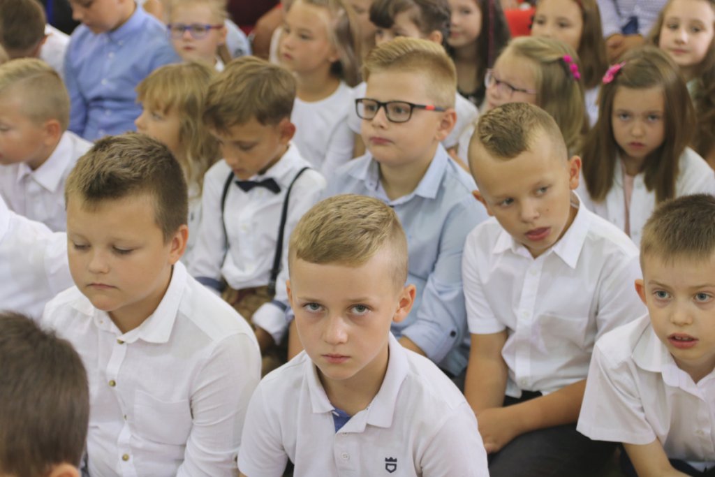 Rozpoczęcie roku szkolnego w SP 6 w Ostrołęce [03.09.2018] - zdjęcie #31 - eOstroleka.pl