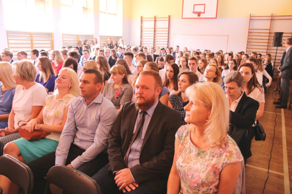 Rozpoczęcie roku szkolnego w II LO w Ostrołęce [03.09.2018] - zdjęcie #5 - eOstroleka.pl