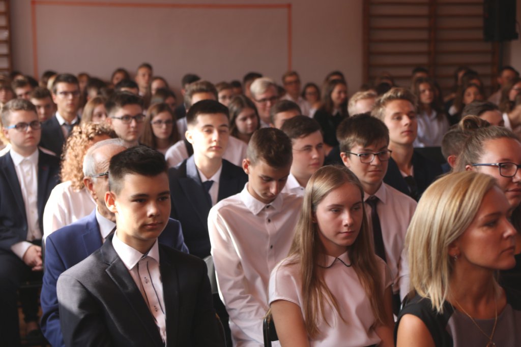 Rozpoczęcie roku szkolnego w II LO w Ostrołęce [03.09.2018] - zdjęcie #20 - eOstroleka.pl