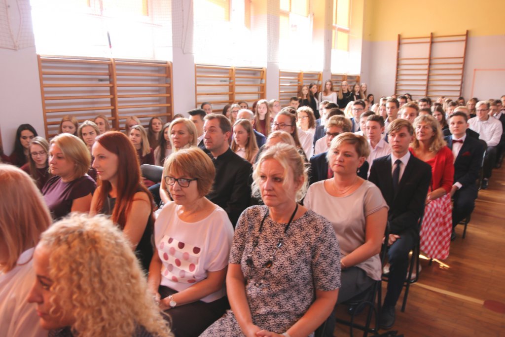 Rozpoczęcie roku szkolnego w II LO w Ostrołęce [03.09.2018] - zdjęcie #22 - eOstroleka.pl