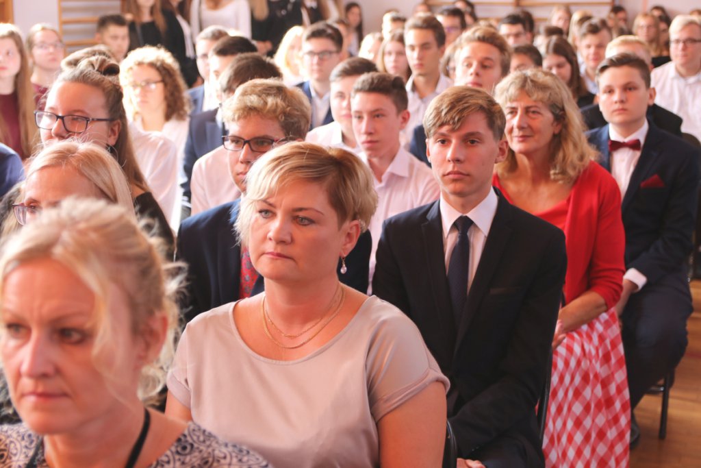 Rozpoczęcie roku szkolnego w II LO w Ostrołęce [03.09.2018] - zdjęcie #23 - eOstroleka.pl