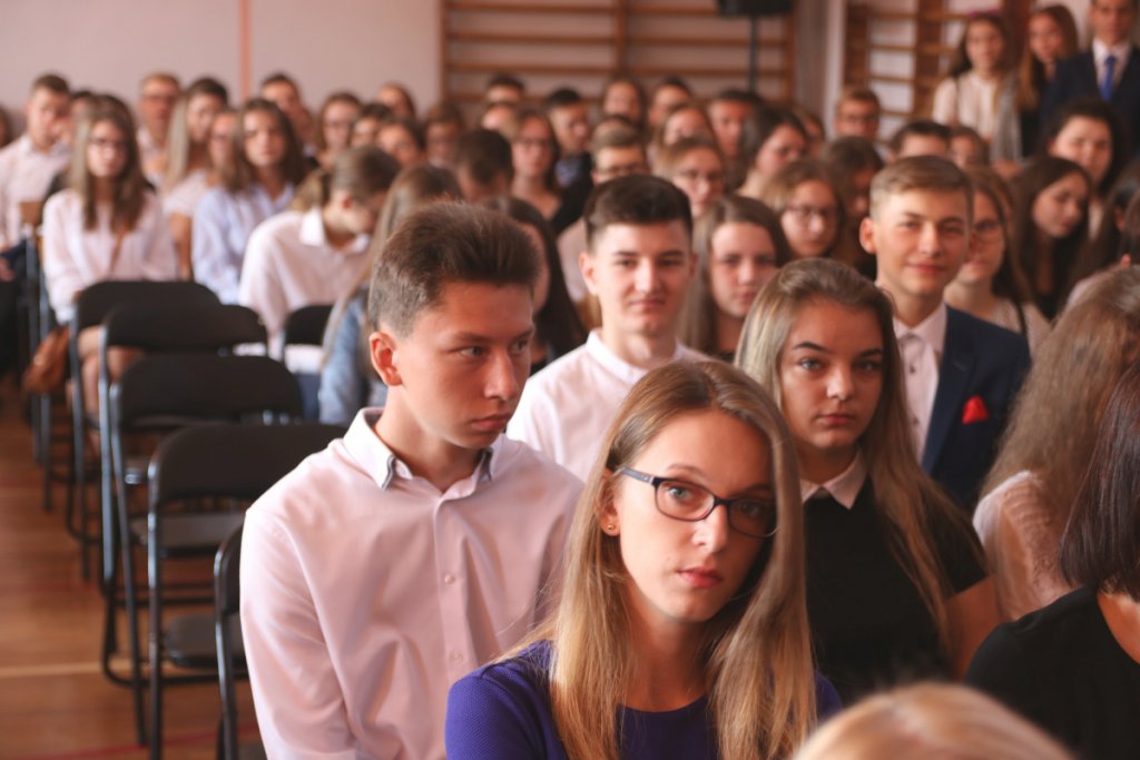 Rozpoczęcie roku szkolnego w II LO w Ostrołęce [03.09.2018] - zdjęcie #25 - eOstroleka.pl