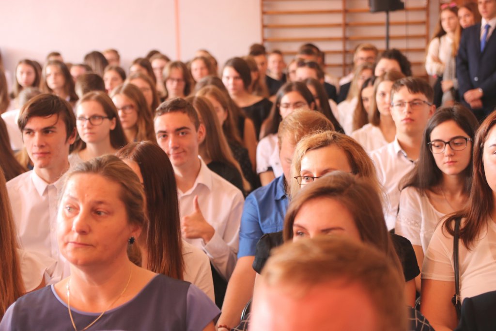 Rozpoczęcie roku szkolnego w II LO w Ostrołęce [03.09.2018] - zdjęcie #30 - eOstroleka.pl